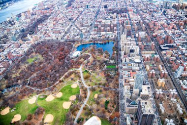 North Central Park ve şehir dışına Manhattan, New York City helikopter havadan görünümü
