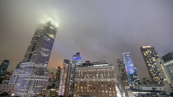 Edificios Ciudad Nueva York Por Noche Con Niebla Vista Aérea —  Fotos de Stock