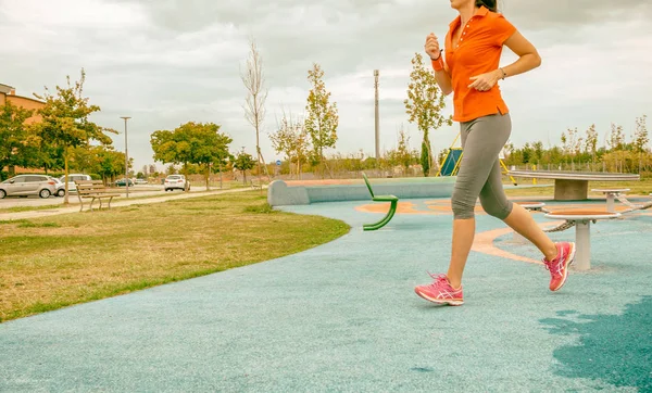 Woman 40S Running Outdoor City Park — Stock Photo, Image