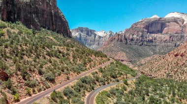 Zion National park, Utah Hava görünümünün dolambaçlı yol