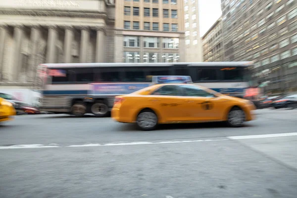 Vue Floue Des Taxis Bus Rapides Manhattan — Photo