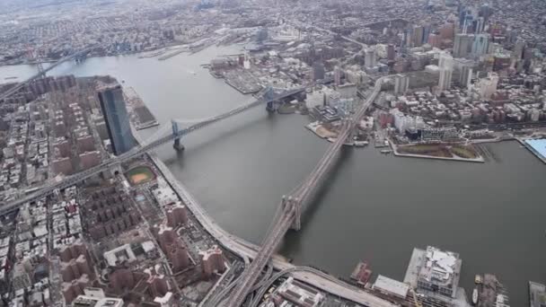 Widok Lotu Ptaka Brooklyn Manhattan Williamsburg Mostów Helikoptera — Wideo stockowe