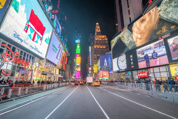 New York City November 2018 Times Square Ads Winter Night — Stock Photo, Image