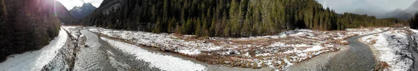 Dolomitas Itália Alpes Inverno Com Floresta Rio Vista Aérea — Fotografia de Stock