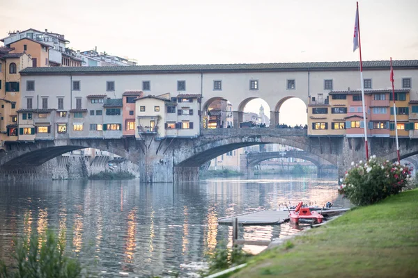 Río Arno Puente Viejo Fondo Ponte Vecchio Florencia —  Fotos de Stock