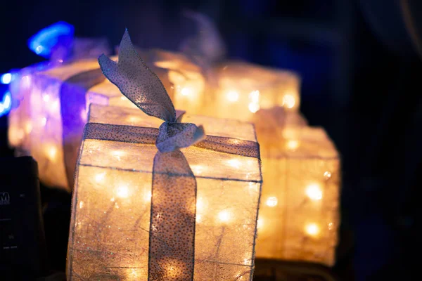 Scatole Regalo Trasparenti Colorate Sfondo Nero Concetto Vacanza — Foto Stock