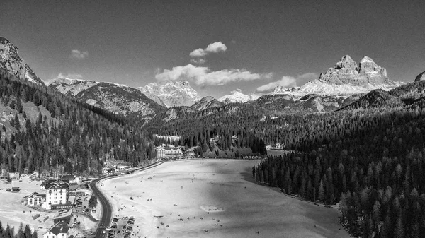 Montagne Lago Ghiacciato Misurina Veduta Aerea Delle Alpi Italiane — Foto Stock