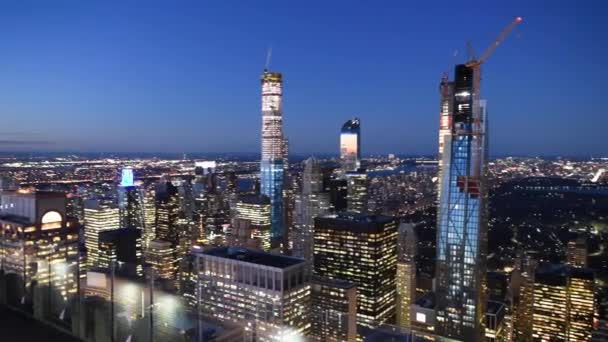 Midtown Manhattan Lyser Flygfoto Natten Fantastisk Utsikt Från Takterrass — Stockvideo