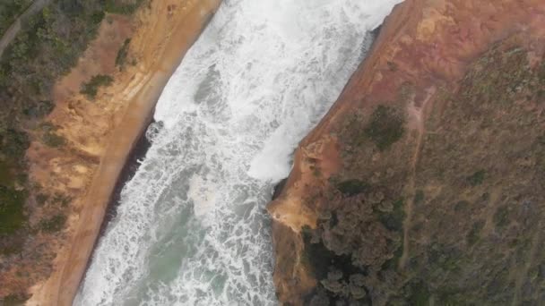 Εναέρια Αεροφωτογραφία Της Φαράγγι Loch Ard Βραχώδεις Σχηματισμούς Αυστραλία — Αρχείο Βίντεο