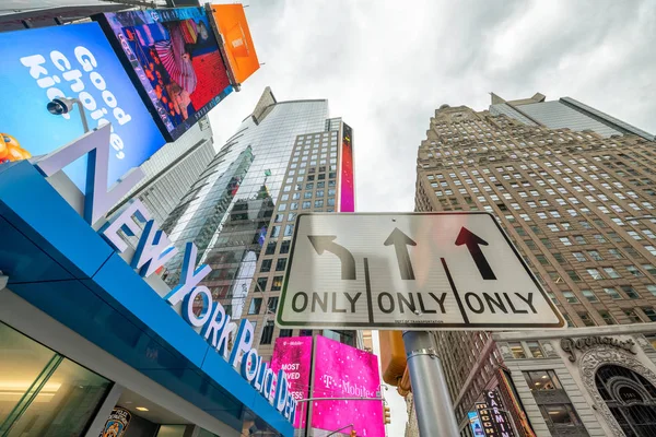 New York City November 2018 Times Square Ads Winter Day — Stock Photo, Image