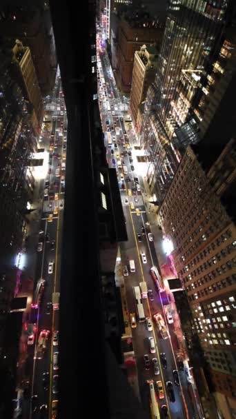 Tráfico Ciudad Manhattan Por Noche Visto Desde Punto Vista Ventajoso — Vídeos de Stock