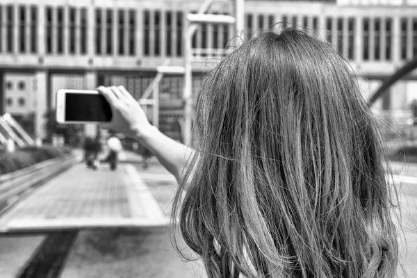 Menina Asiática Bonita Gosta Suas Férias Fazer Uma Selfie — Fotografia de Stock