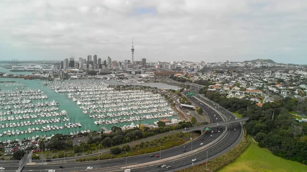 奥克兰全景鸟图 城市桥梁和天际线 新西兰 — 图库照片