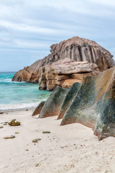 Όμορφα Βράχια Και Στη Θάλασσα Της Νήσος Ντιγκ Syechelles — Φωτογραφία Αρχείου