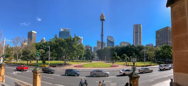 澳大利亚悉尼 2018年8月19日 当地人和游客享受著名的海德公园 这是悉尼的一个主要景点 — 图库照片