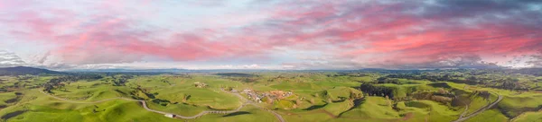 晴れた冬の日にニュージーランドの美しい丘 空中パノラマ — ストック写真