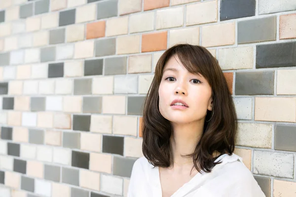 Portrait Une Belle Femme Asiatique Train Attente Station Métro Japon — Photo