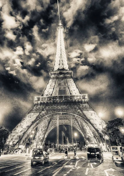 Париж Июнь 2014 Ночной Вид Эйфелеву Башню Самый Посещаемый Памятник — стоковое фото