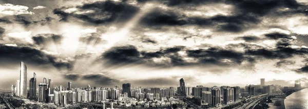 阿布扎比空中天际线 黄昏时无人机全景 Uae — 图库照片