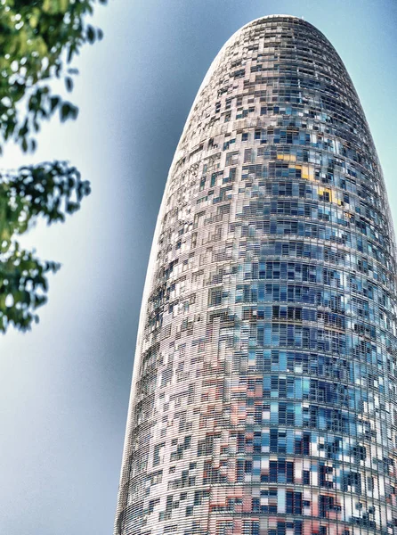 Barcelona Maggio 2018 Torre Agbar Circondata Alberi Tratta Una Delle — Foto Stock