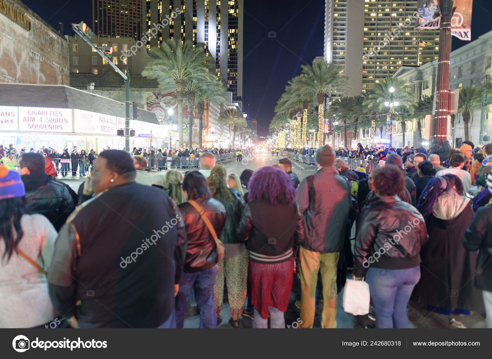 New Orleans February 2017 People Enjoy