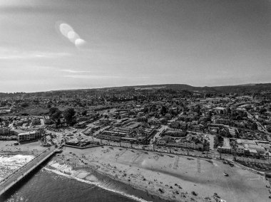 Santa Cruz gökten, California sahil şeridi hava panoramik manzaralı.