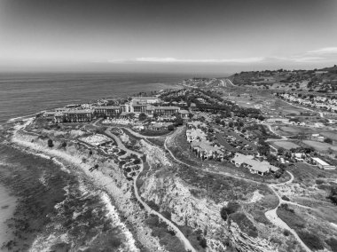Rancho Palos Verdes gökten, California sahil şeridi hava panoramik manzaralı.