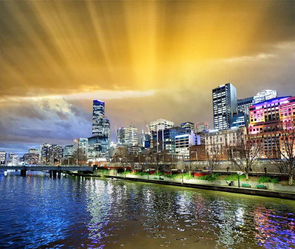 Vue Nocturne Ville Sur Les Bâtiments Long Rivière Yarra Melbourne — Photo