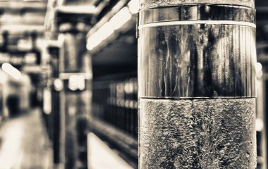 Şehir metro istasyonu iç.