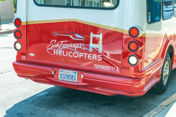 San Francisco August 2017 San Francisco Helicopter Mainos Bussissa Kuuluisa — kuvapankkivalokuva