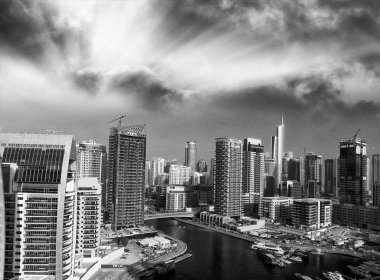 Dubai Marina gökdelenler hava görünümü gün batımı, Birleşik Arap Emirlikleri.