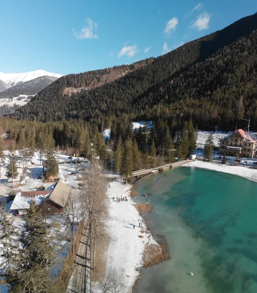 Vista Aérea Del Lago Dobbiaco Desde Dron Austria —  Fotos de Stock