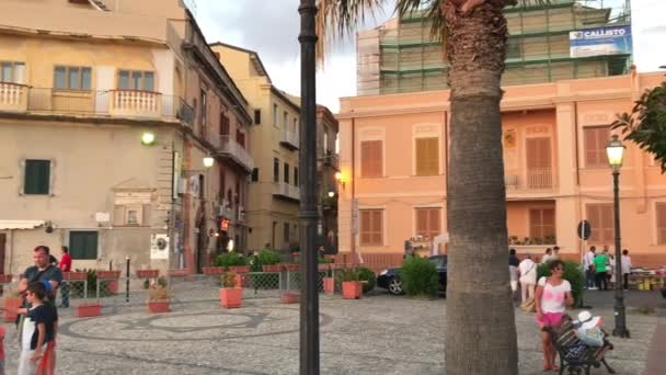 Schilderachtige Beelden Van Prachtige Oude Binnenstad Van Tropea Italië — Stockvideo