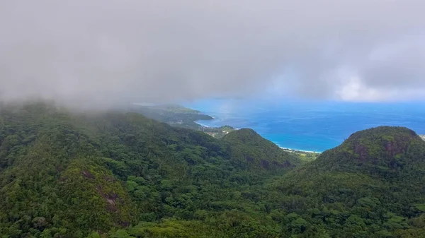 Горы Сейшельских Островов Вид Воздуха Туманный День — стоковое фото