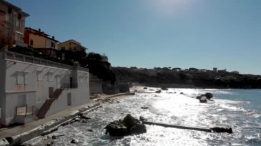 çeşitli özel ve otel binaları ile güzel sahil hava görüntüleri, Castiglioncello