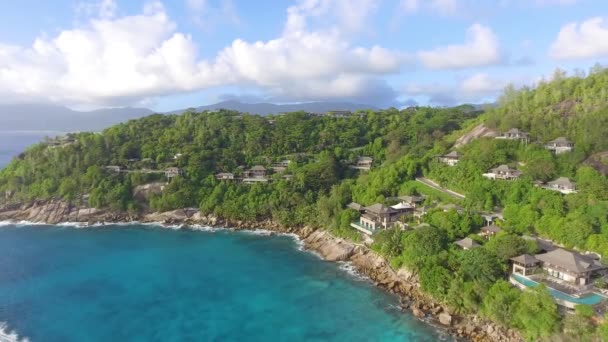 Tranquillo Filmato Della Bellissima Costa Rocciosa Del Mare Concetto Vacanza — Video Stock