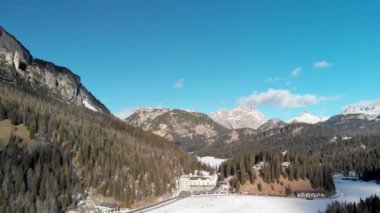 güzel Misurina dağın doğal görüntüleri