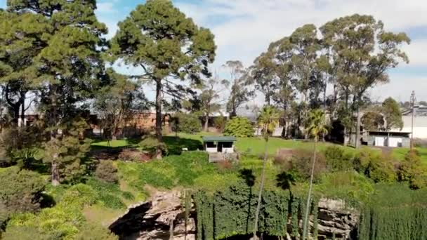 Sceniska Antenn Bilder Vackra Umpherston Sinkhole — Stockvideo