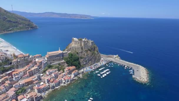 Tranquillo Filmato Della Bellissima Costa Rocciosa Del Mare Concetto Vacanza — Video Stock