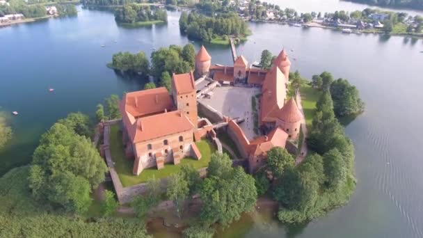 Εναέρια Πλάνα Από Εκπληκτική Αντίκα Αρχιτεκτονική Του Κάστρου Τρακάι Λιθουανία — Αρχείο Βίντεο