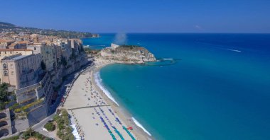Hava görünümünü Tropea coasline Calabria, İtalya.
