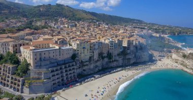 Hava görünümünü Tropea coasline Calabria, İtalya.