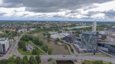 Tartu, Estonya - Temmuz 2017: Hava panoramik şehir manzarası.
