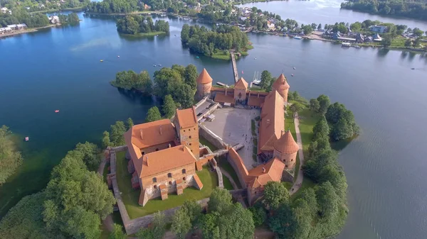 Vista Aérea Del Castillo Trakai Una Hermosa Puesta Sol Verano — Foto de Stock