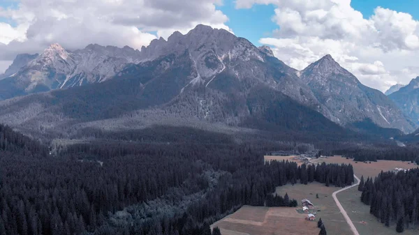 Hermosa Montaña Los Alpes Italianos Vista Aérea Temporada Verano —  Fotos de Stock