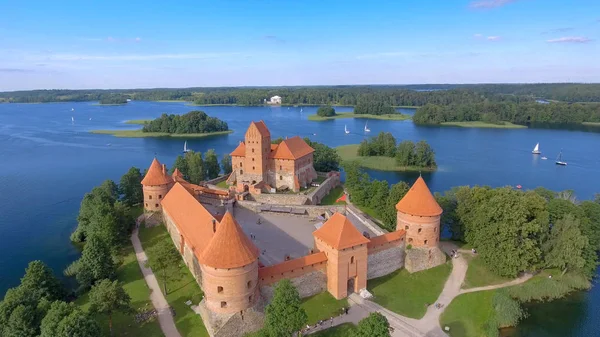 Castillo Medieval Trakai Lituania Hermosa Vista Aérea Mar Verano —  Fotos de Stock