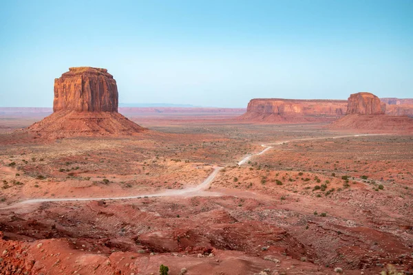 Erstaunliche Landschaft Von Monument Valley Einem Sonnigen Sommersonnenuntergang Arizona Usa — Stockfoto