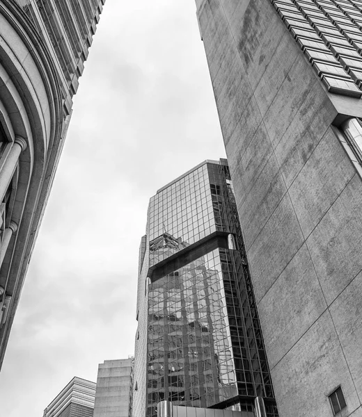 Edificios Hong Kong Desde Calle Vista Hacia Arriba — Foto de Stock