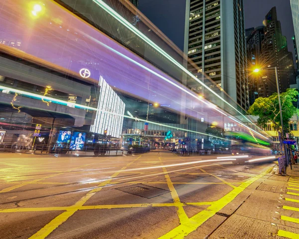 2014年5月10日 夜间城市交通 香港每年接待 000万游客 — 图库照片
