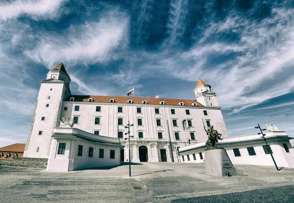 Château Bratislava Par Une Belle Journée Ensoleillée Slovaquie — Photo